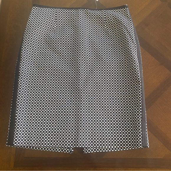COPY - WHBM geometric pencil skirt NWT - Picture 2 of 7